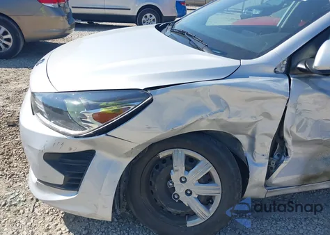 2021 Kia Rio Lx z USA, uszkodzony, nr VIN 3KPA24AD5ME395555